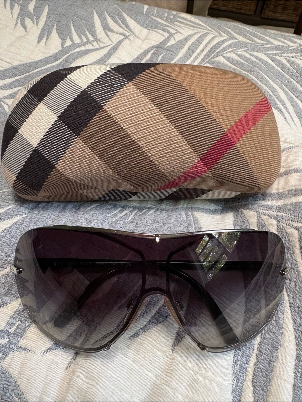 Authentic Burberry  Sunglasses with Check Case